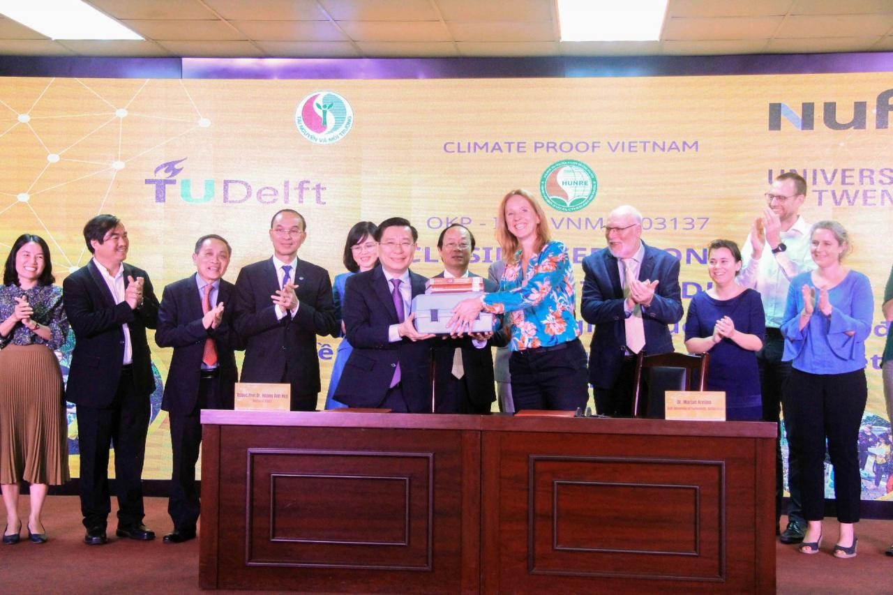 Vietnam, Netherlands Tighten Cooperation in Climate Change Response