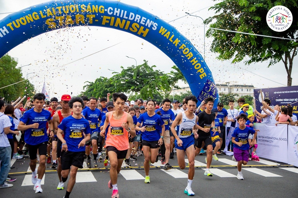 Local Residents Hiking for Disadvantaged Vietnamese Children