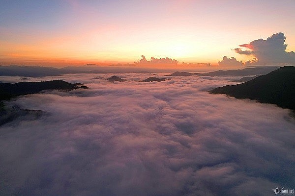 Enjoy A Lovely Camping And Cloud-Hunting Trip At Phuong Hoang Peak