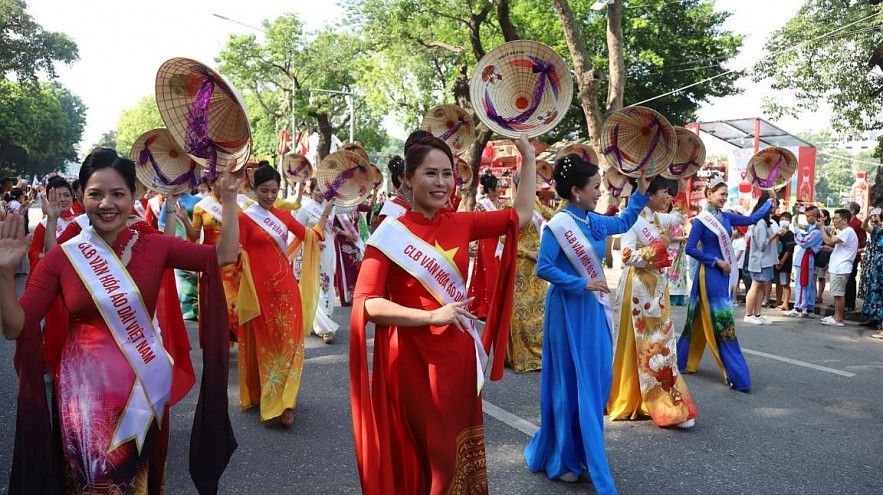 Hanoi Autumn Carnaval: A lively interference between tradition and modernity