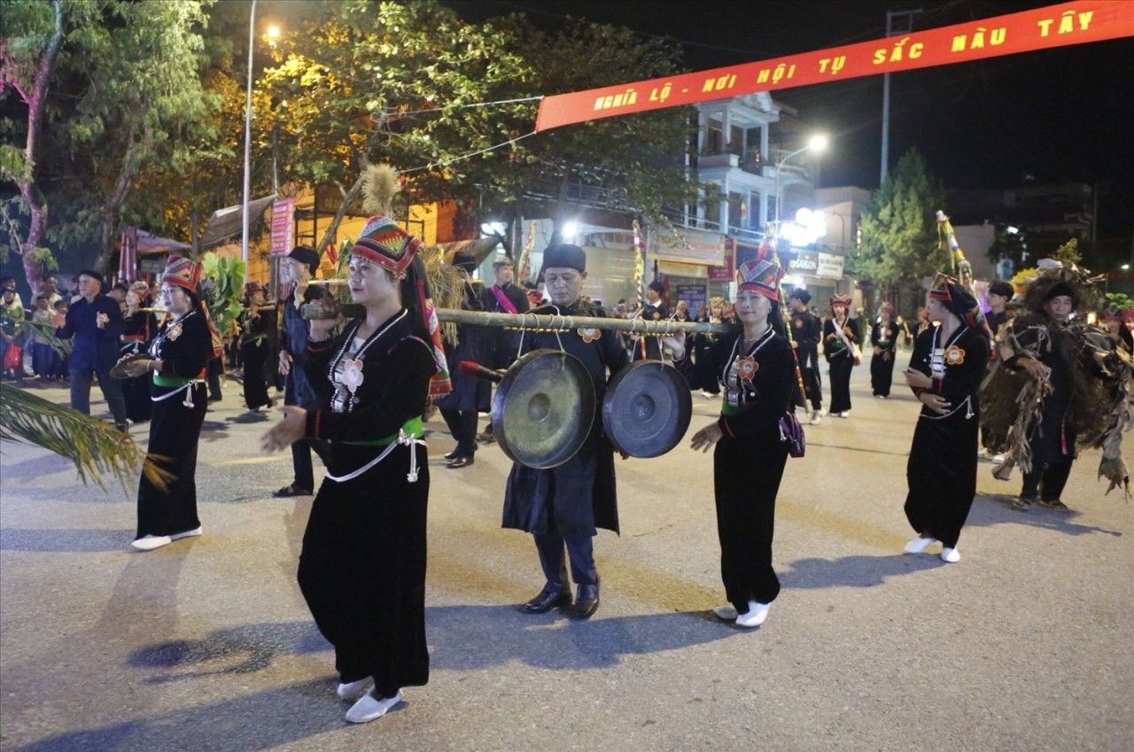 Impressive Performance Kicks Off Cultural and Tourism Festival in Yen Bai