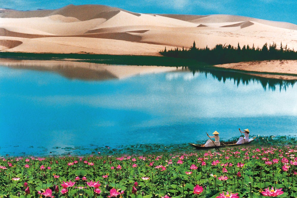 Discover Bau Trang – The Beautiful Lake In The Middle Of Desert
