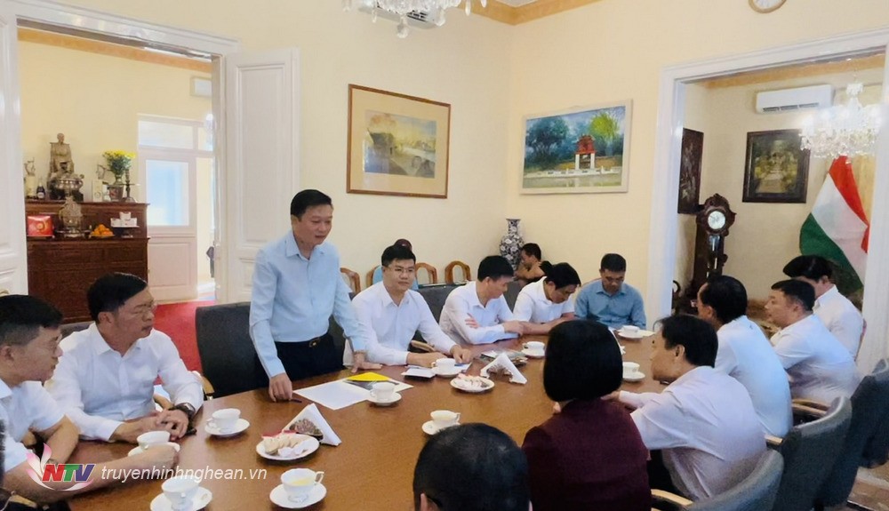 Nghe An's Delegation Attends European Overseas Vietnamese Business Forum