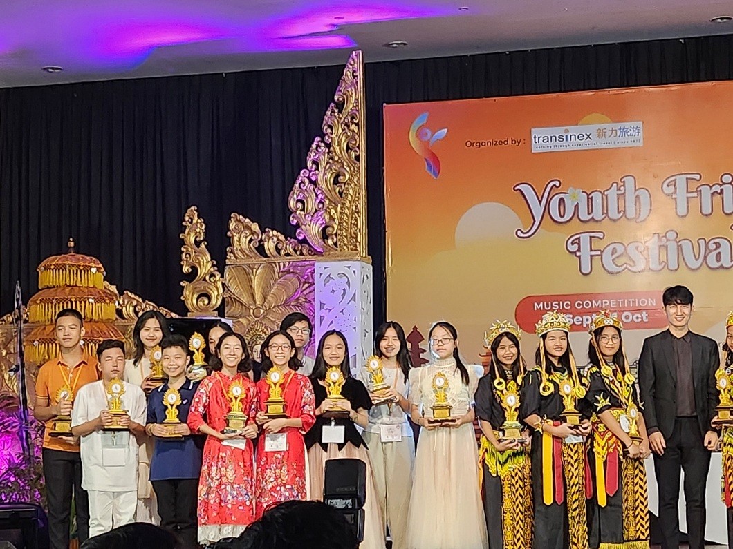 22-Year-Old Vietnamese Artist Wins Gold at 2023 Youth Friendship Festival