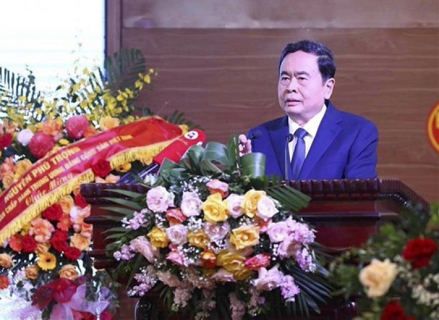 Standing Vice chairman of the National Assembly Tran Thanh Man, who is President of the Vietnam-Laos Friendship Parliamentarians Group, speaks at the event (Photo: VNA)