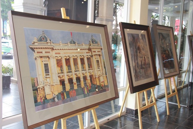 Saigonese Painter Exhibits "A Little Love for the City" in Hanoi