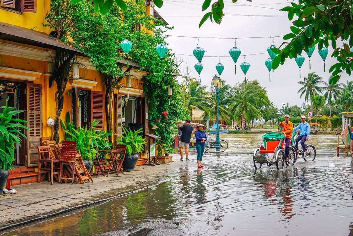 Vietnam’s Weather Forecast (October 15): Rain and Cold Throughout the Country