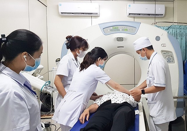 Ho Chi Minh City Attracts Numerous Foreign Doctors, Medical Students