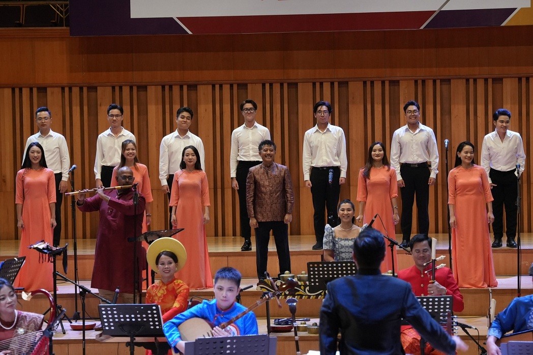 C ASEAN Consonant Concert Takes Stage in Hanoi