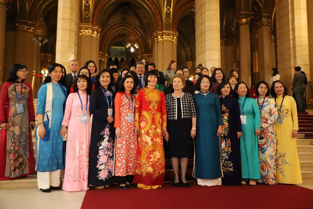 Vietnamese Women Federation In Europe Connects Overseas Vietnamese ...