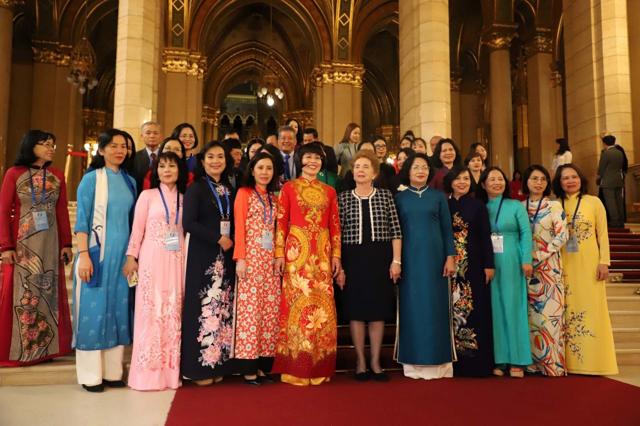Vietnamese Women Federation in Europe Connects Overseas Vietnamese