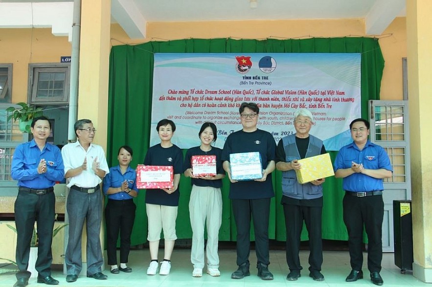 Young People from Ben Tre and South Korea Coordinate to Hold Meaningful Activities