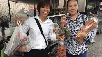 Vietnamese in Bangkok: Preserving Vietnamese Culture Seen from a Model Election