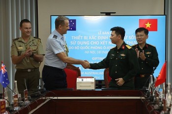Vietnam Receives Medical Equipment for Malaria Testing Donated by Australia