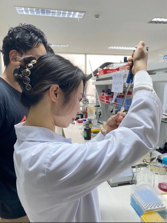 Young Viet Doctor Returns To Homeland to Pursue New Dreams