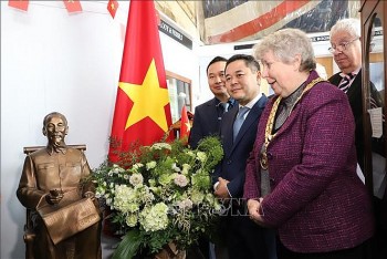 Statue of Uncle Ho Renovated at Newhaven Museum