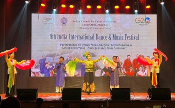 Quan Ho Singers Perform at Nineth International Festival in India