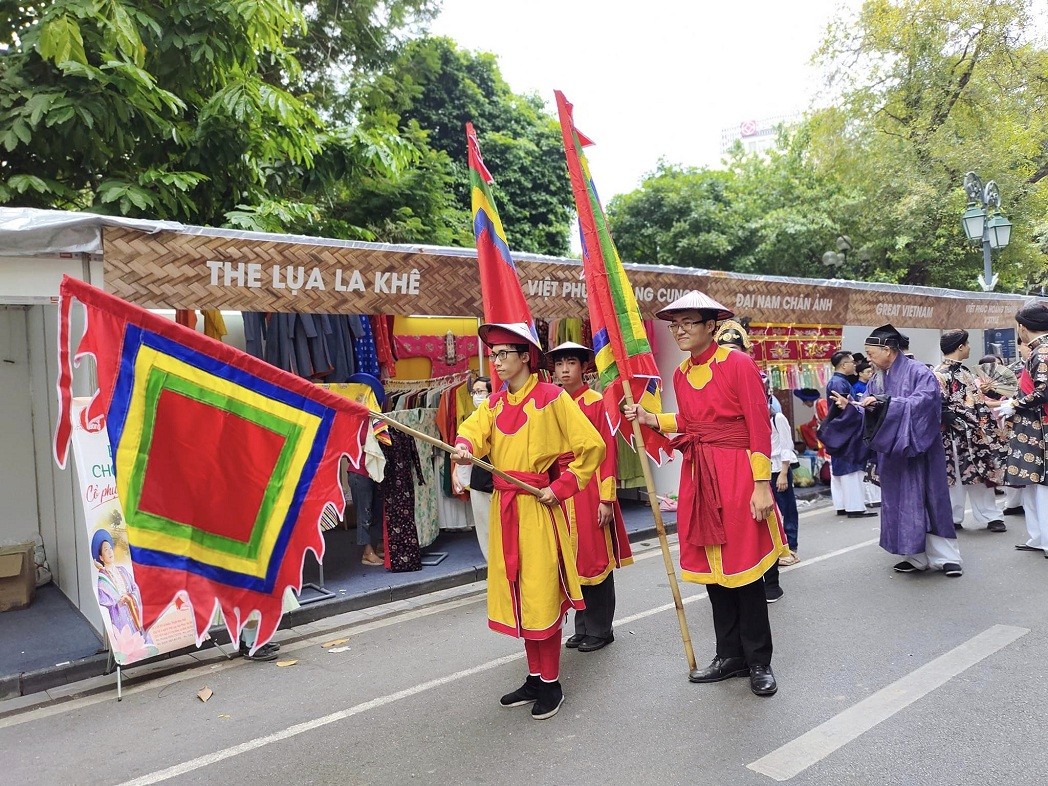 Hanoi Tourism Ao dai Festival Launching Ceremony Features Diplomatic Representatives