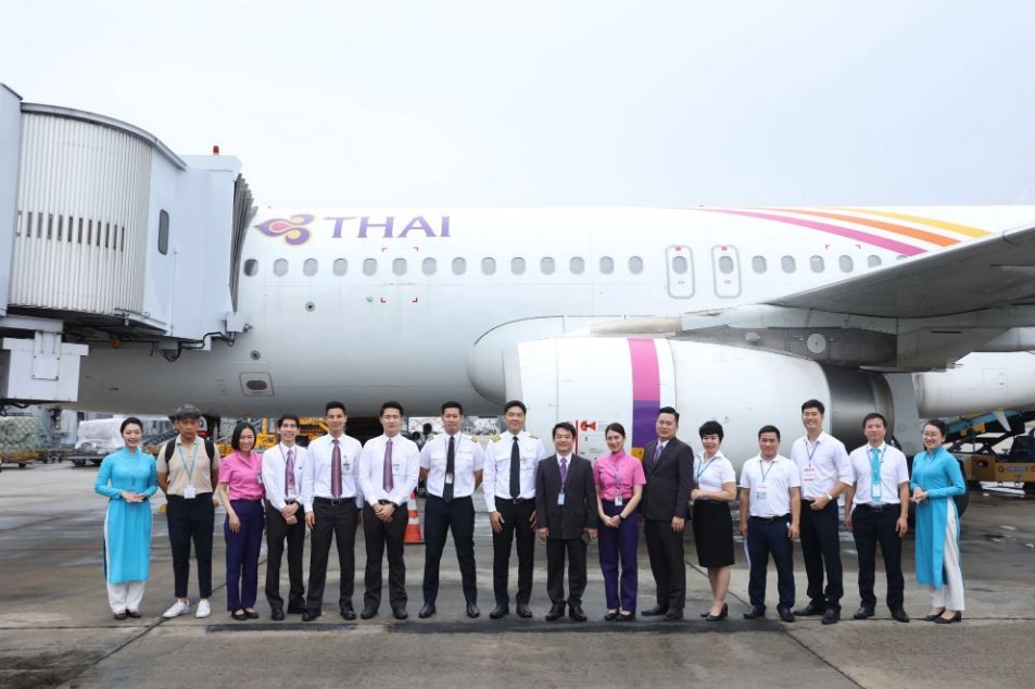 Thai Airways' First Passengers Arrive in Hanoi after 3 Years