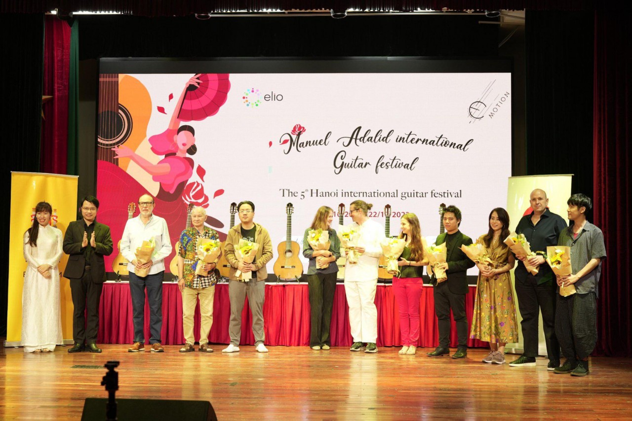 foreign experts praise the vibrant guitarist hub in vietnam
