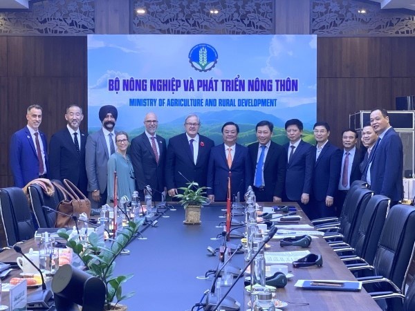vietnam and canada seek to boost agricultural trade
