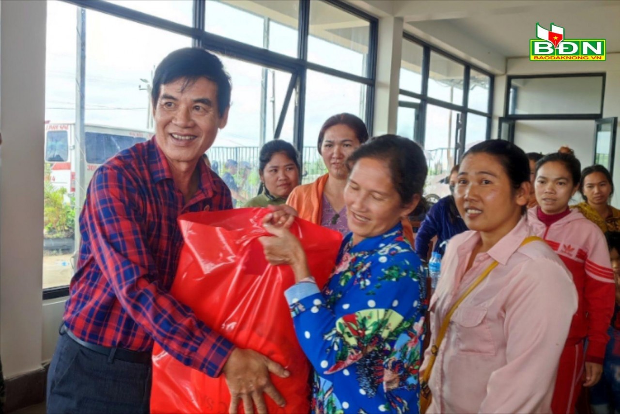 Vietnamese Dak Nong, Cambodian Mondulkiri Provinces Foster Friendship