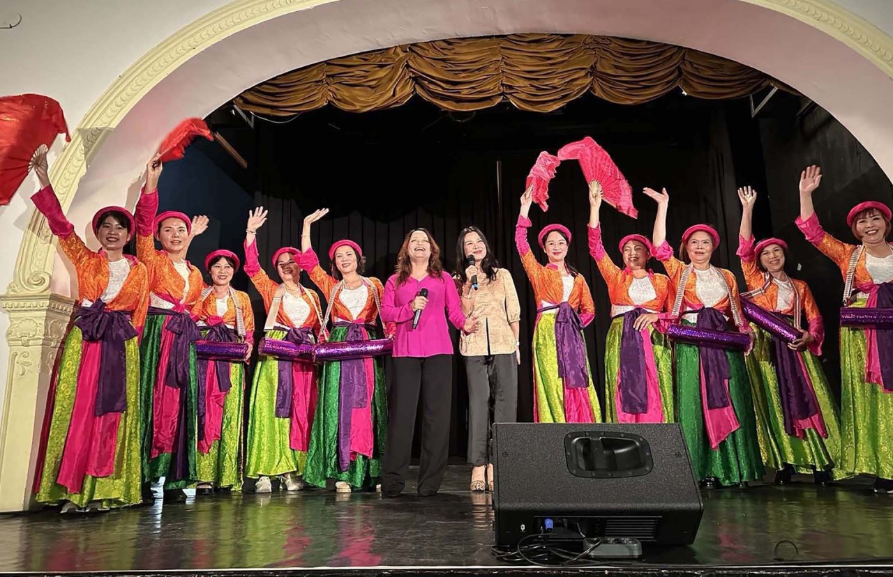 “Vietnamese Cultural Night” Impresses Hungarian Friends