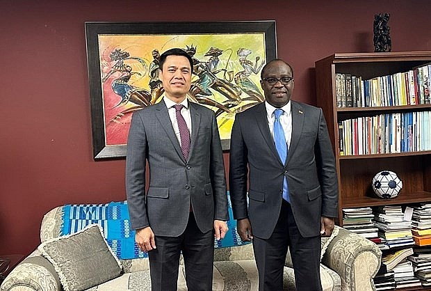 Ambassador Dang Hoang Giang (L), Permanent Representative of Vietnam to the United Nations (UN), and his Ghanaian counterpart Harold Agyeman. (Photo: VNA)