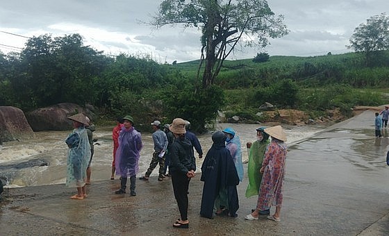 Many Central localities report deaths and missing, injured persons after floods.