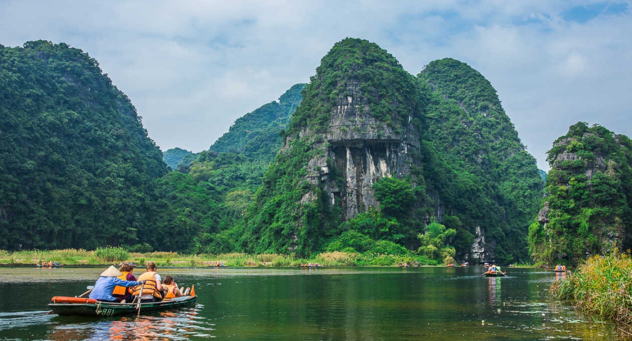 hanoi hoi ans winter vacation destinations attract tourists