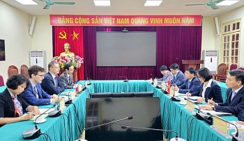 France Cooperates With Vietnam in Railway And Aviation Projects