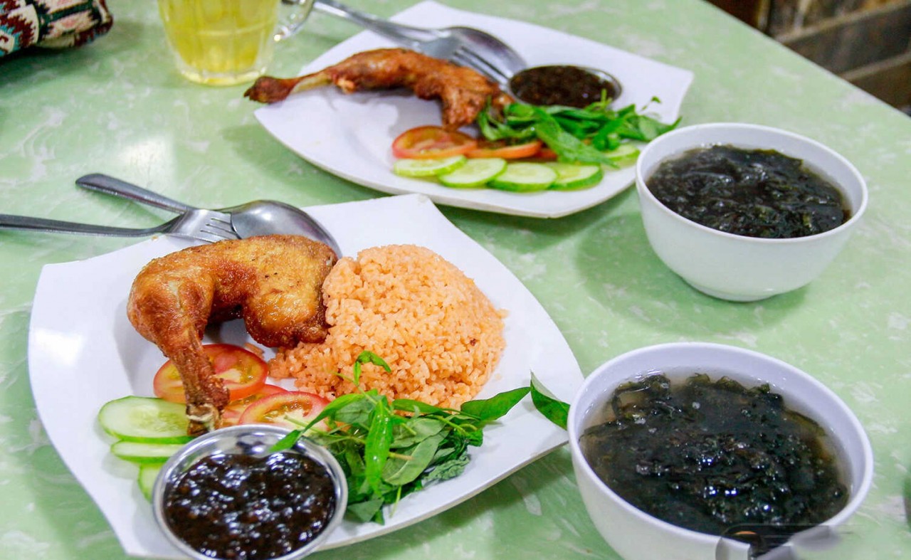 foreign foodie praises vietnamese styled deep fried chicken