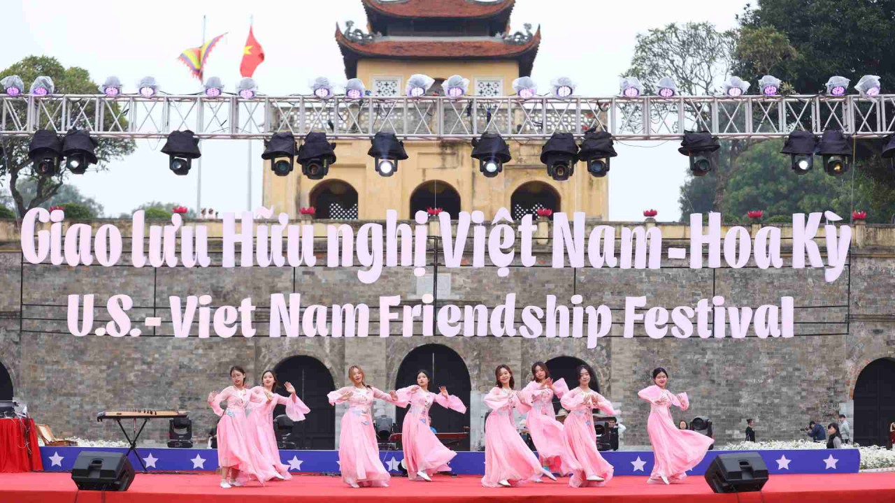 A performance at the US-Vietnam Friendship Festival