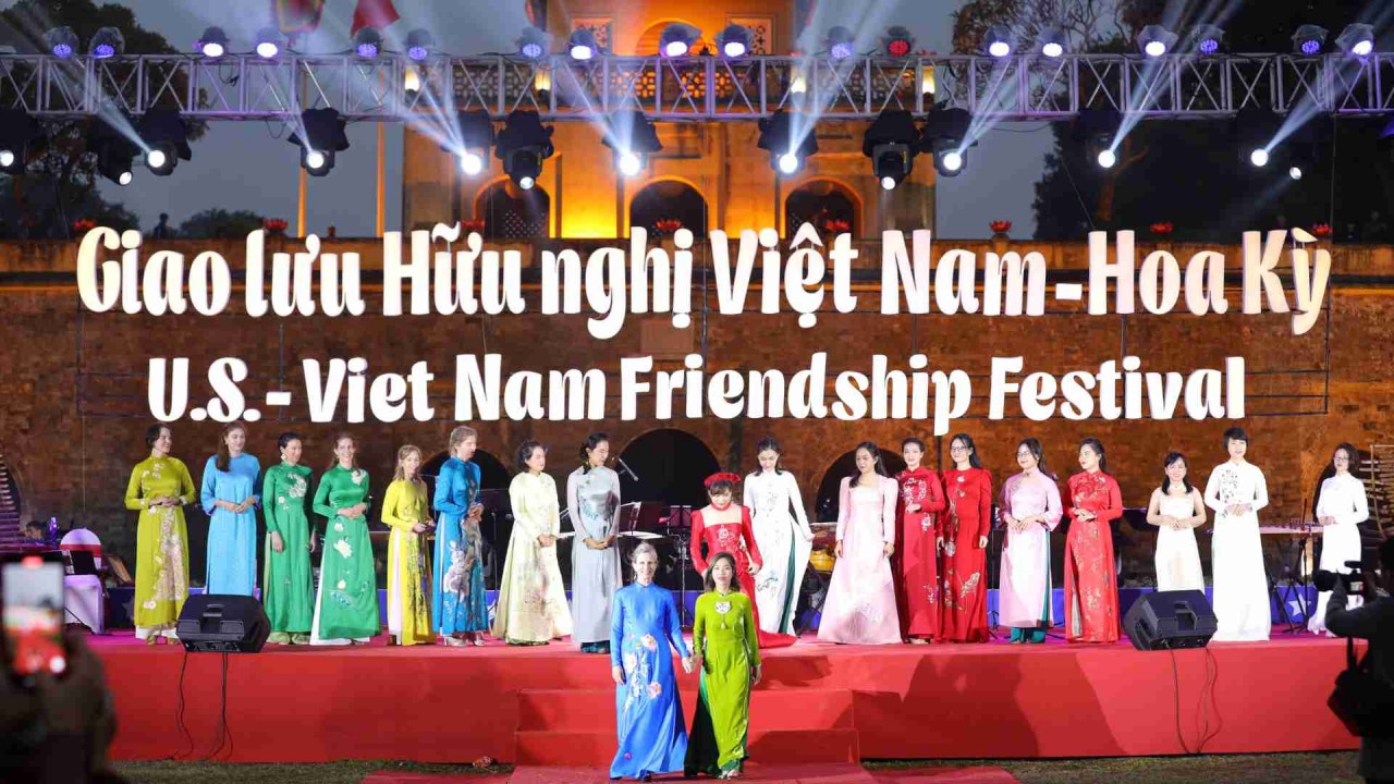 US-Vietnam Friendship Festival Opens in Hanoi