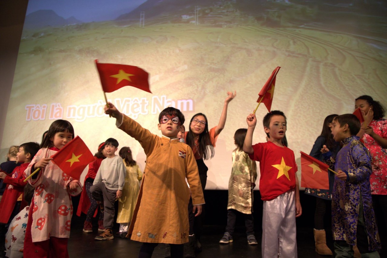 vietnamese community in switzerland tightens solidarity