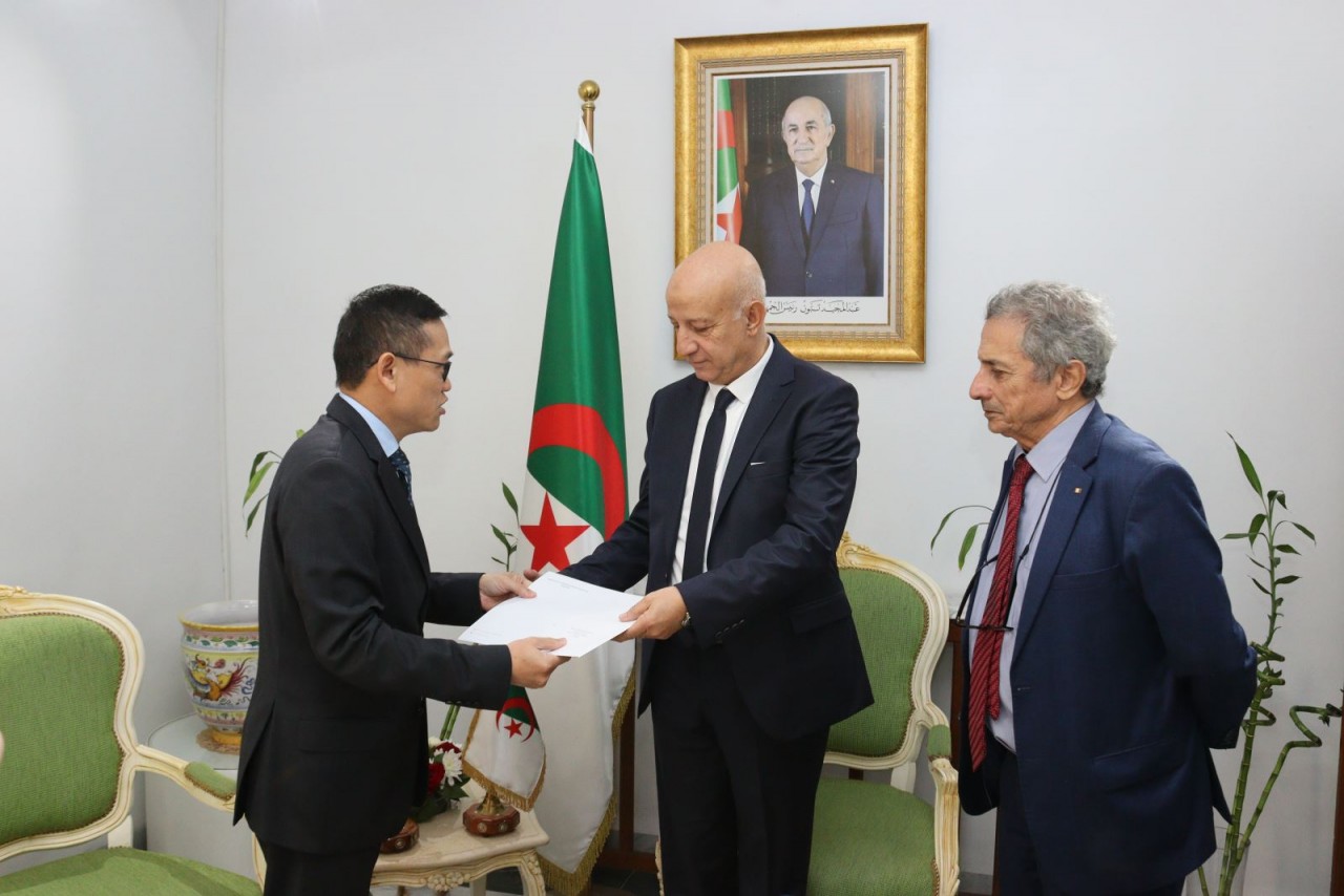 Vietnam, Algeria Boster Cooperation Through Party Channel