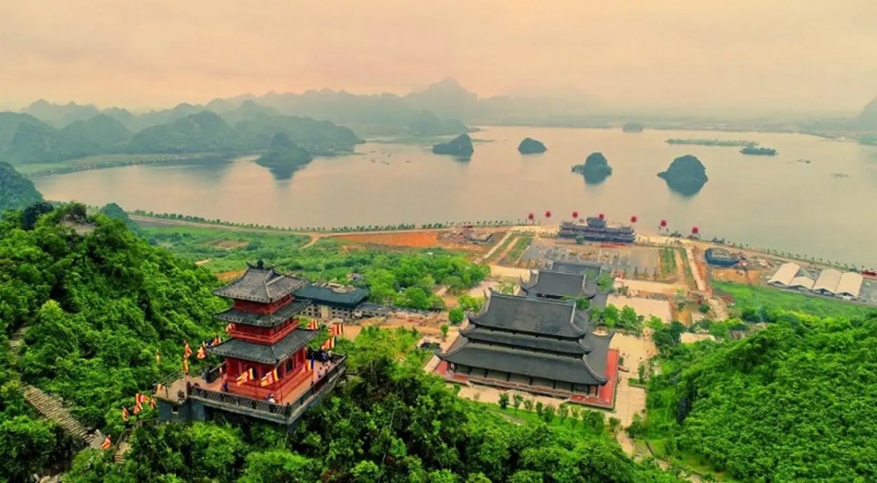 Ha Nam Crowded World's Leading Regional Cultural Destination 2023