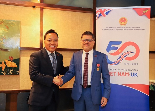 AstraZeneca Vietnam Chairman Awarded Friendship Medal