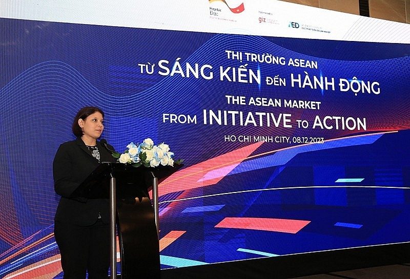 ASEAN Market: From Initiative to Action to Support Vietnamese Businesses