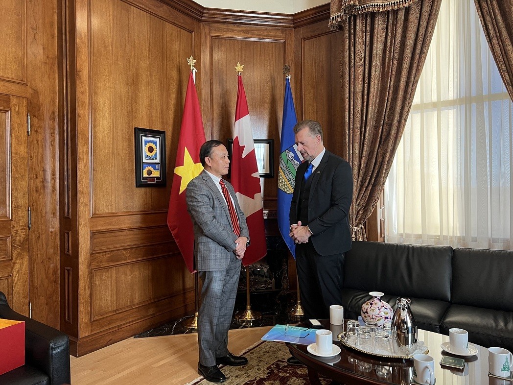 Vietnam, Canada’s Alberta Province Seek Ways to Boost Trade, Investment Ties