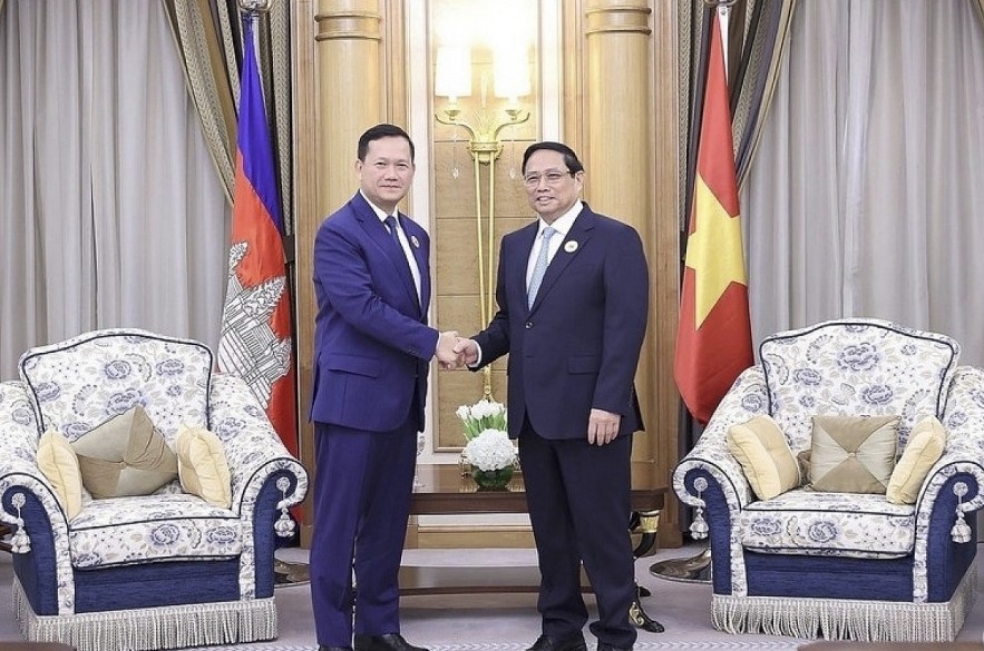 Cambodian Prime Minister Hun Manet (L) and his Vietnamese counterpart Pham Minh Chinh (Photo: VNA)