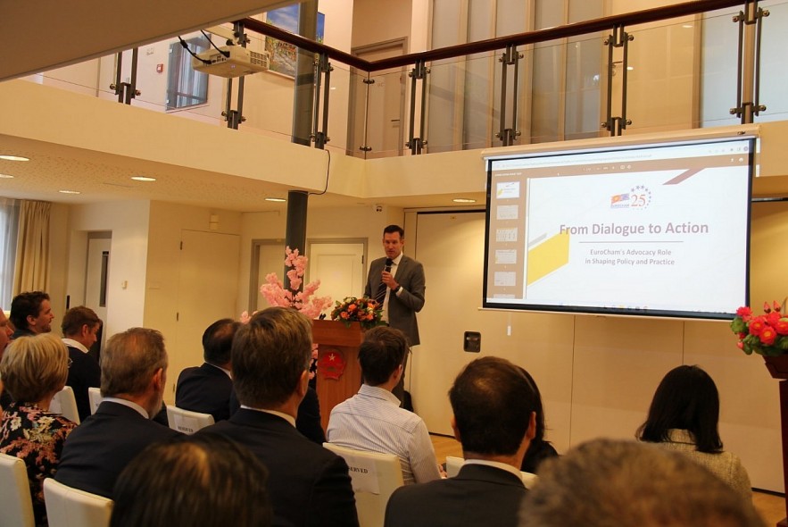 Enhancing Exchanges Between Embassy and Vietnam-Netherlands Business Community