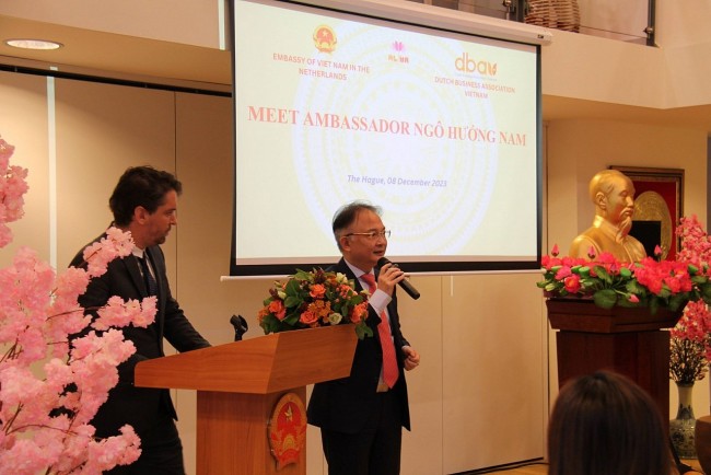Enhancing Exchanges Between Embassy and Vietnam-Netherlands Business Community