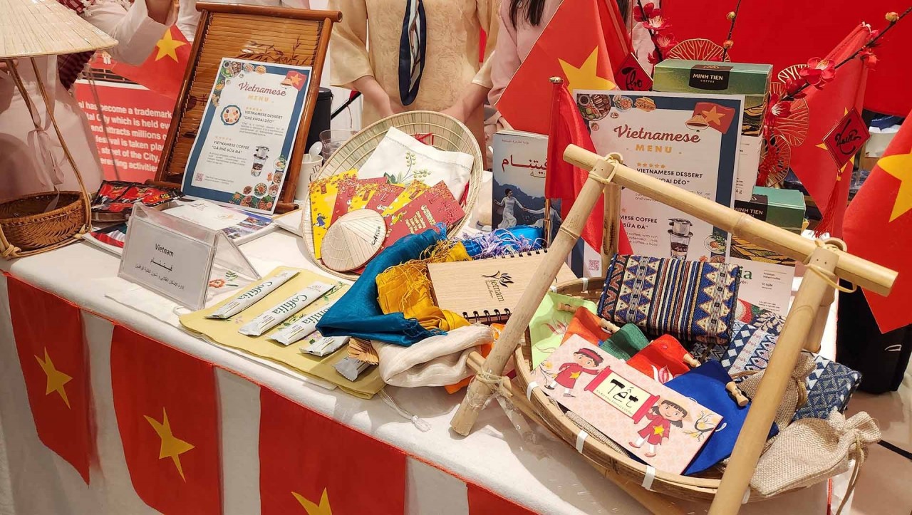Vietnamese International Students Host Culture Program in Kuwait University