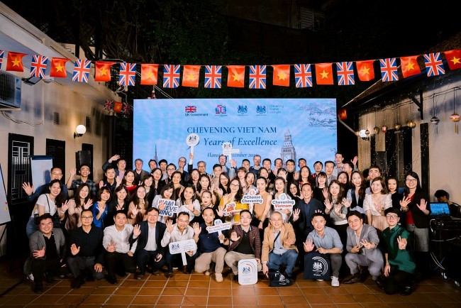 Vibrant Events Celebrate 30 Years of Chevening Scholarship in Vietnam