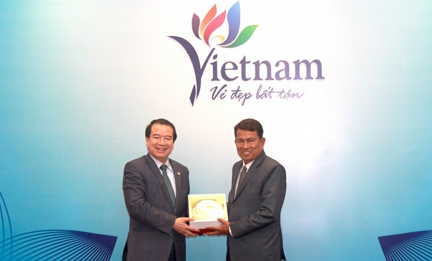 Vietnam And Nepal Coordinate to Organize People-to-people Exchange Activities