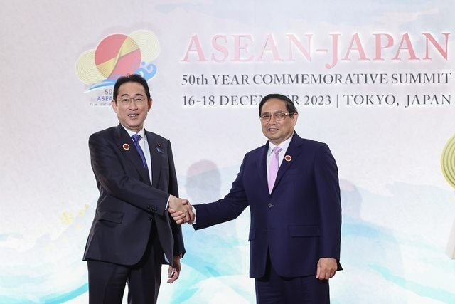 prime minister attends summit commemorating 50 years of asean japan relations