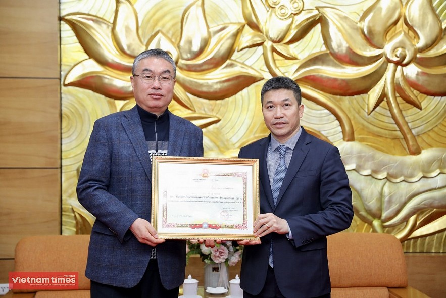DIVA Honored for its Contribution Education and Healthcare in Vietnam