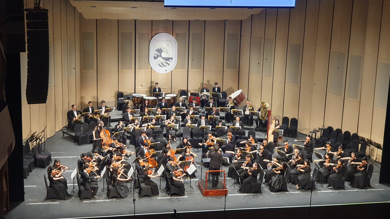 Japanese Conductor, Vietnamese Musicians Perform at Hoan Kiem Lake Opera