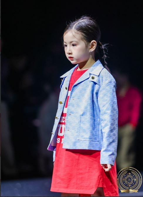 vietnamese child models shine at chinas gz intl fashion festival